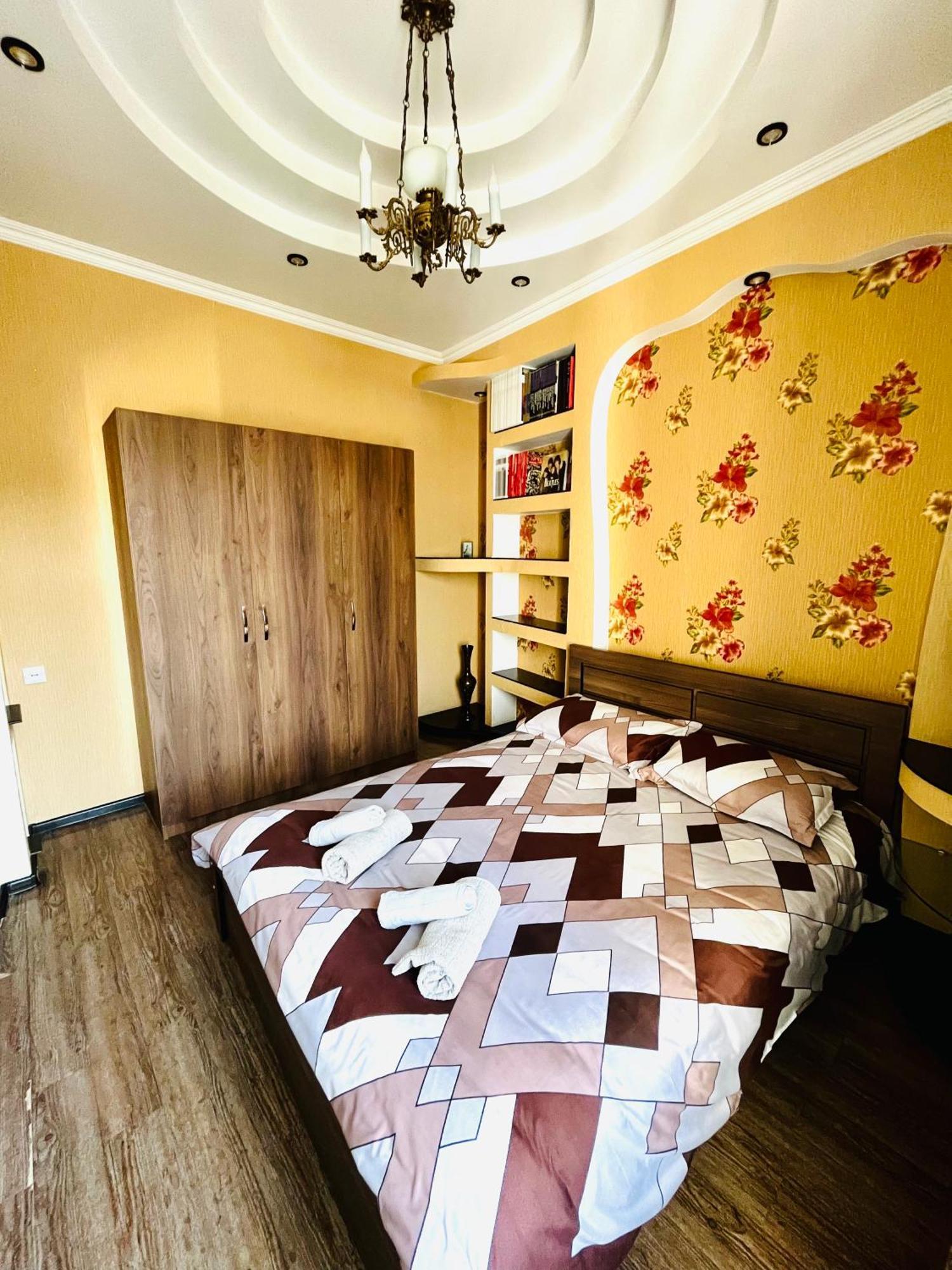 Jeji'S Apartment Тбилиси Екстериор снимка